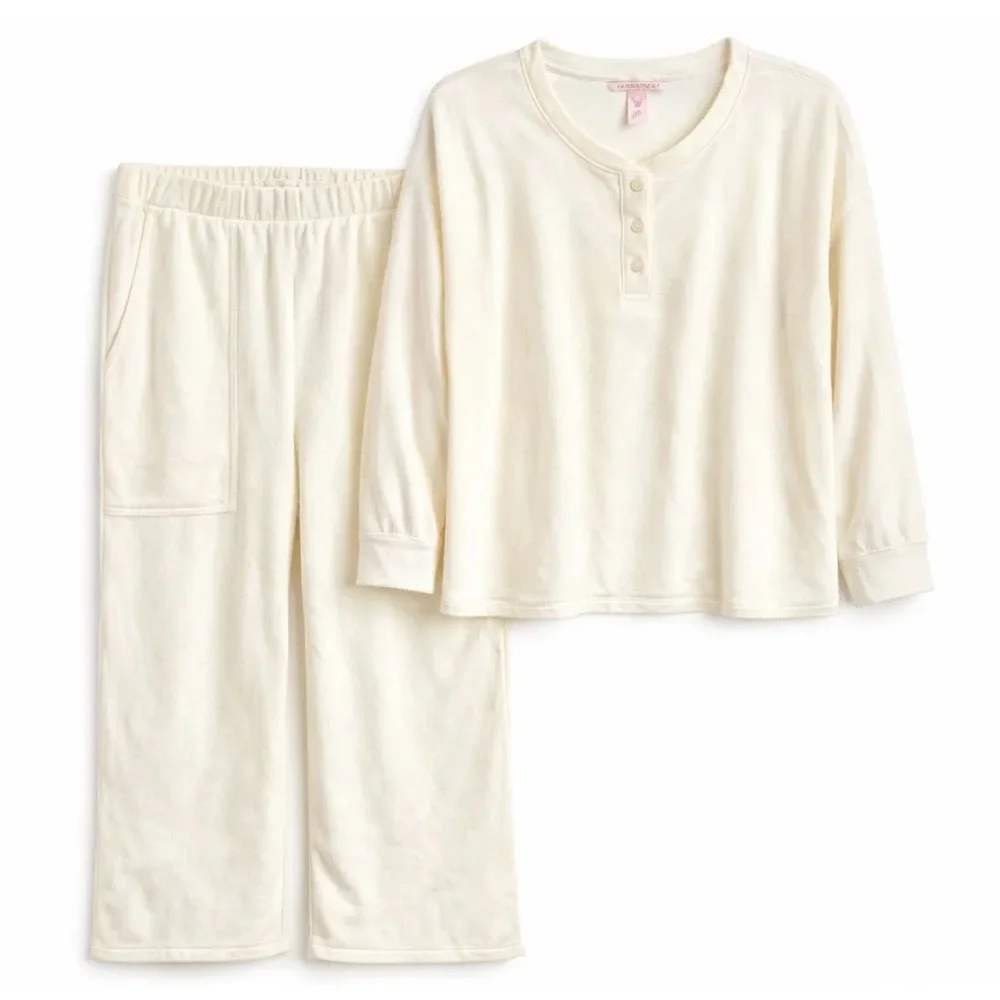 Victoria's Secret Fleece Pajama Set Cream Long Sleeve‎ Top Pants Large Short